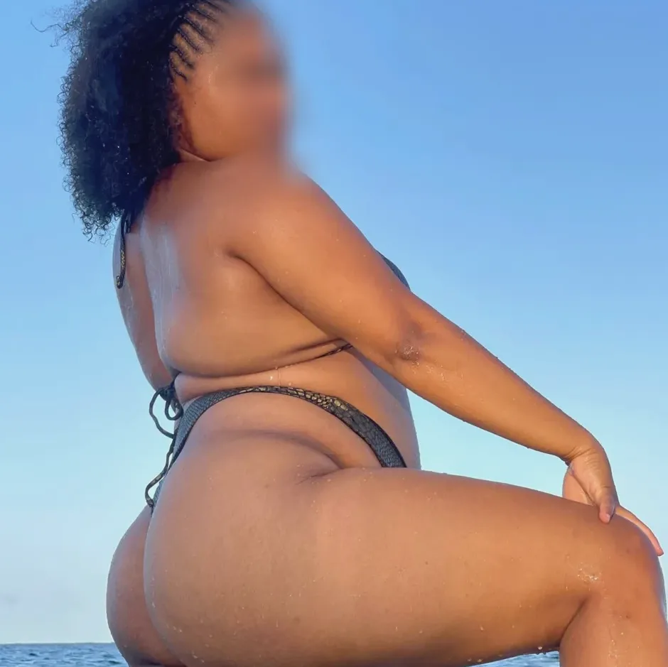 Christina, 29