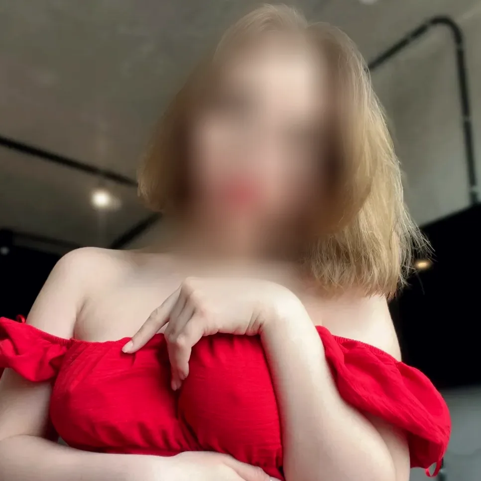 Emilia, 20