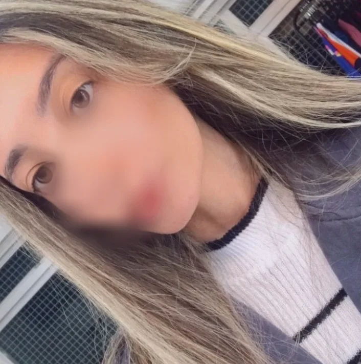 Emma, 20